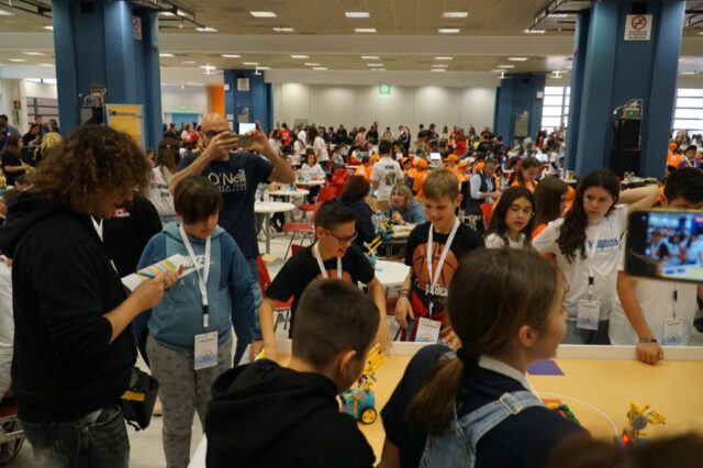 bastemball stem basket robot tpbot competition mediterranean robomatheia roboμάθεια