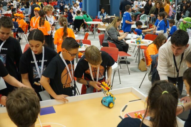 bastemball stem basket robot tpbot competition mediterranean robomatheia roboμάθεια