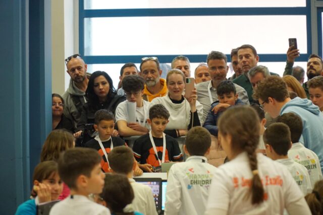 LEGO WeDo 2.0 microbit scratch κώδικας κατασκευή Robokids · Μικροι Επιστημονες Αγωνιστικη Ρομποτικη Διεθνης Διαγωνισμος Εκπαιδευτικης Ρομποτικης Εκπαιδευση STEM Εκπαιδευτικη Ρομποτικη Ρομποτικη για παιδια Roboμάθεια Red Warriors 1ος Μεσογειακός Διαγωνισμός STEM 2025 Ποδόσφαιρο 2×2 2η θέση Διεθνώς roboμάθεια διάκριση αργυρό μετάλλιο